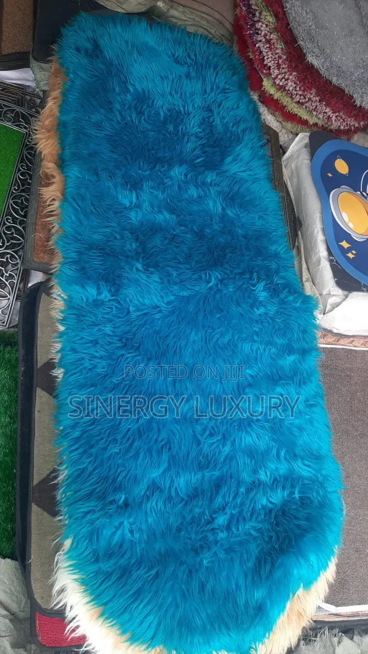 3x5fts White Flur Rug Available