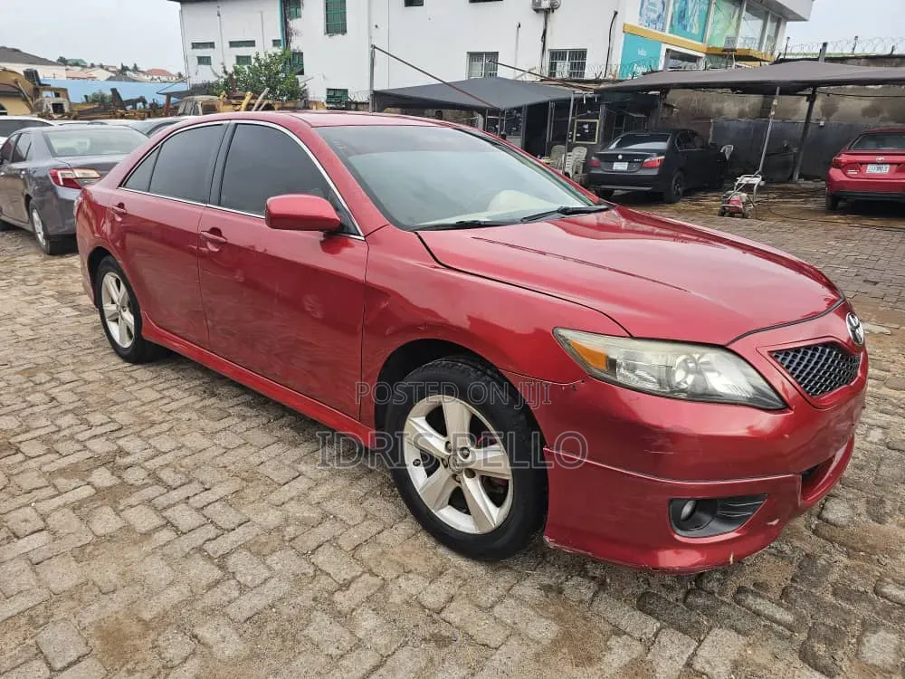 Toyota Camry 2010 Red