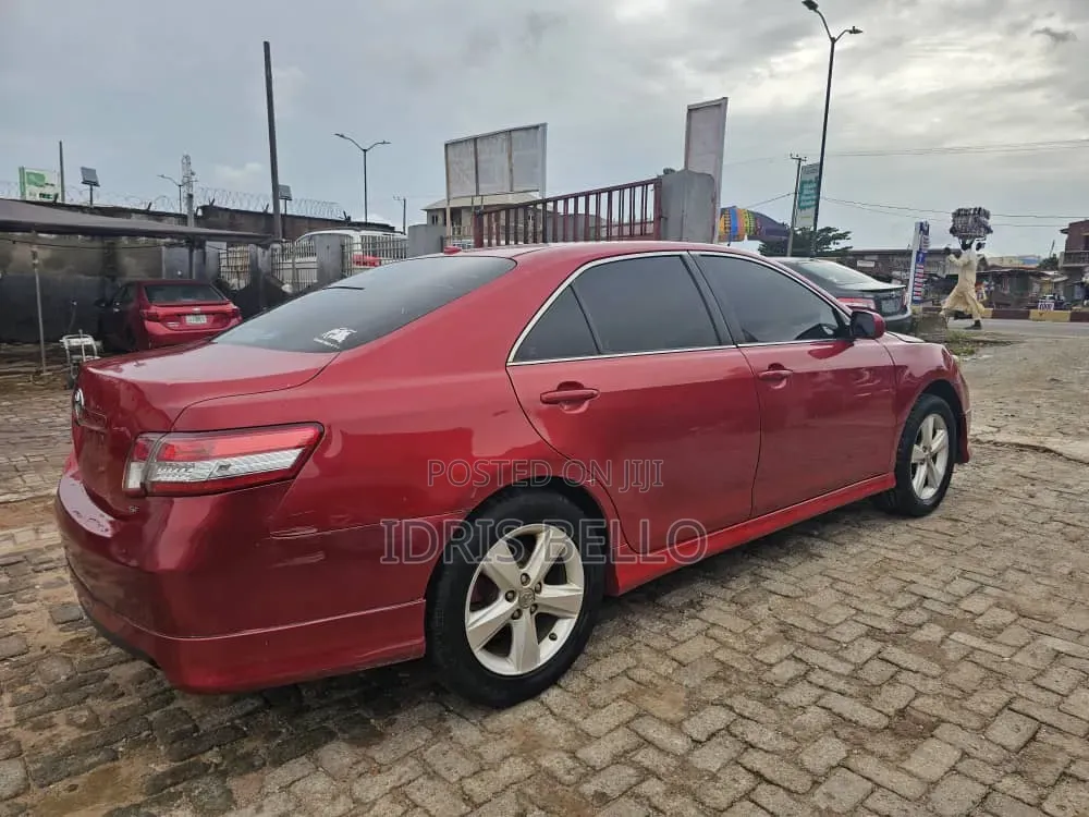 Toyota Camry 2010 Red