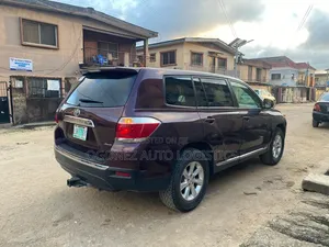 Toyota Highlander 2012 Red