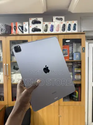 Apple iPad Pro 12.9 (2022) 128 GB Gray