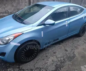 Hyundai Elantra 2012