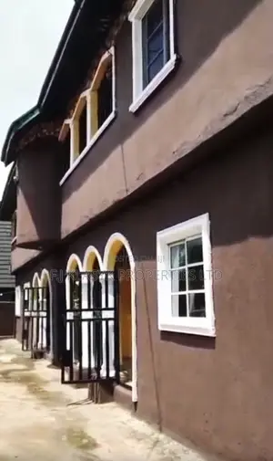 Furnished 9bdrm Block of Flats in Benin City for sale