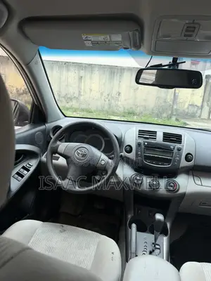 Toyota RAV4 2010 Silver