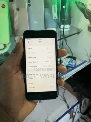 Apple iPhone SE 64 GB Black