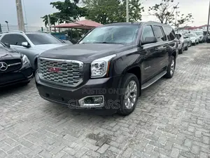 GMC Yukon Denali 4dr SUV (6.2L 8cyl 8A) 2015 Black
