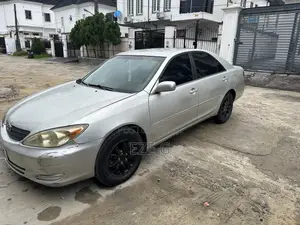 Toyota Camry LE V6 4dr Sedan (3.0L 6cyl 5A) 2004 Silver