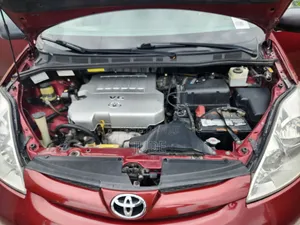 Toyota Sienna 2008 Maroon