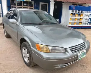 Toyota Camry 1998 Gray