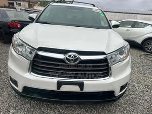 Toyota Highlander XLE V6 4x4 (3.5L 6cyl 6A) 2016 White