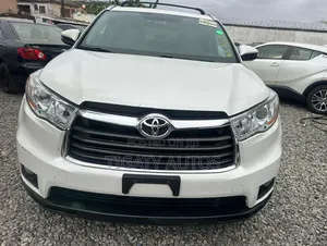 Toyota Highlander XLE V6 4x4 (3.5L 6cyl 6A) 2016 White