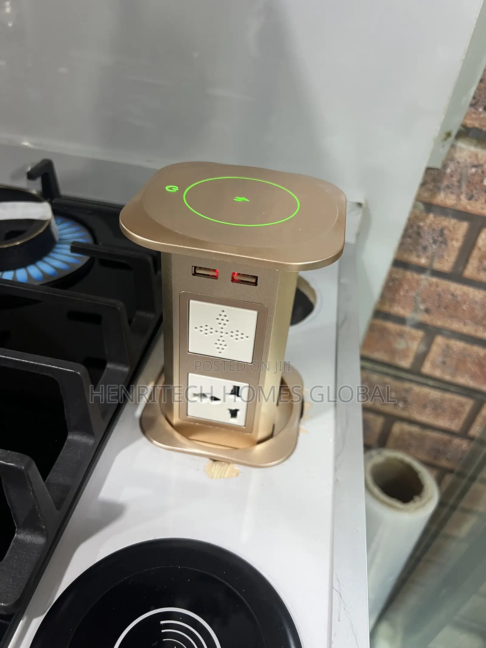 High Quality Automatic Pop-Up Wireless Charger With Bluetooth Speaker