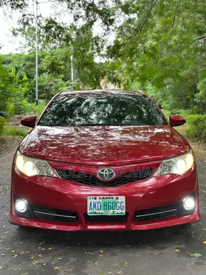 Toyota Camry SE V6 4dr Sedan (3.5L 6cyl 6A) 2013 Red