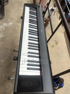 Yamaha NP-12 Piano With USB to Laptop