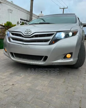 Toyota Venza 2011 Silver