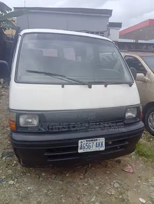 Toyota Grand HiAce 2002 White