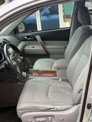 Toyota Highlander 2010 Silver