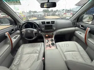 Toyota Highlander 2010 Silver