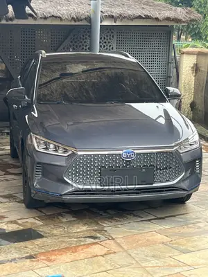 BYD E2 35 kWh 94 hp FWD 2022 Gray