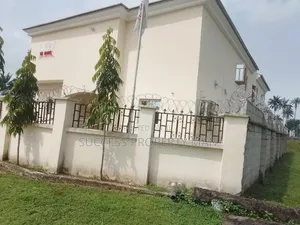 20bdrm House in Eneka for sale