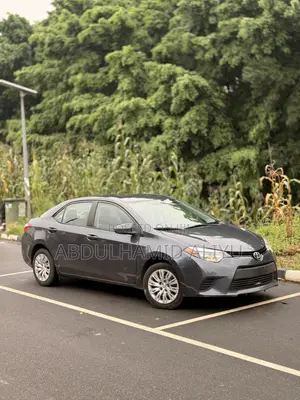 Toyota Corolla LE 4dr Sedan (1.8L 4cyl CVT) 2014 Gray