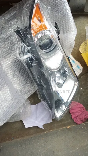 Headlamp for Toyota Venza 2010 to 2015