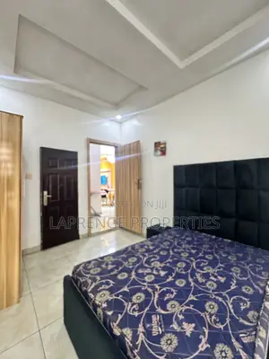 Furnished 2bdrm Block of Flats in Maple Signature, Chevron for rent
