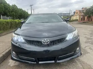 Toyota Camry SE 4dr Sedan (2.5L 4cyl 6A) 2013 Blue