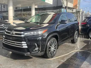 Toyota Highlander SE 4x4 V6 (3.5L 6cyl 8A) 2017 Black
