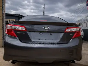 Toyota Camry SE 4dr Sedan (2.5L 4cyl 6A) 2012 Gray