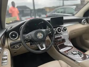 Mercedes-Benz GLC-Class 2017 Blue