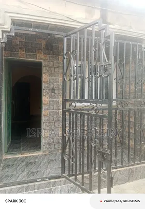 Furnished 1bdrm Block of Flats in Green Link Estate, Ipaja / Ipaja