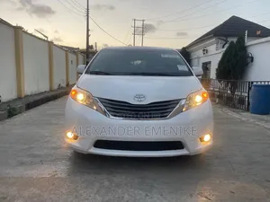 Toyota Sienna 2014 White