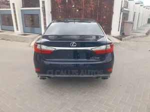 Lexus ES 2016 Blue