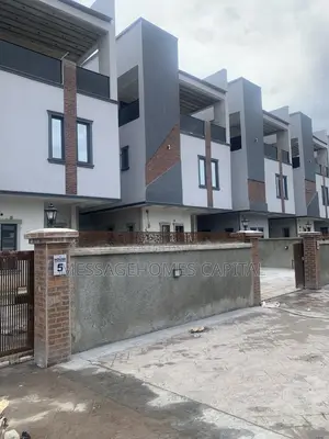 5 Bedroom Fully Detached House for Sale