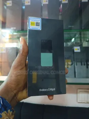 New Samsung Galaxy Z Flip 5 512 GB White