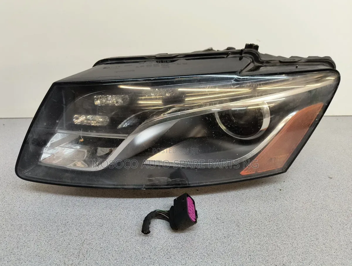 Head Light Audi Q5 2010