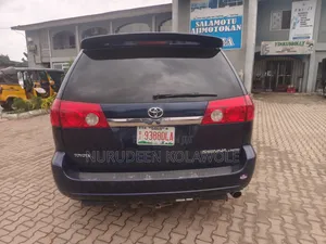 Toyota Sienna XLE Limited FWD 2006 Blue