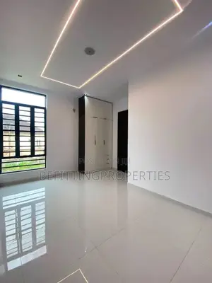 5bdrm Duplex in Lekki for sale