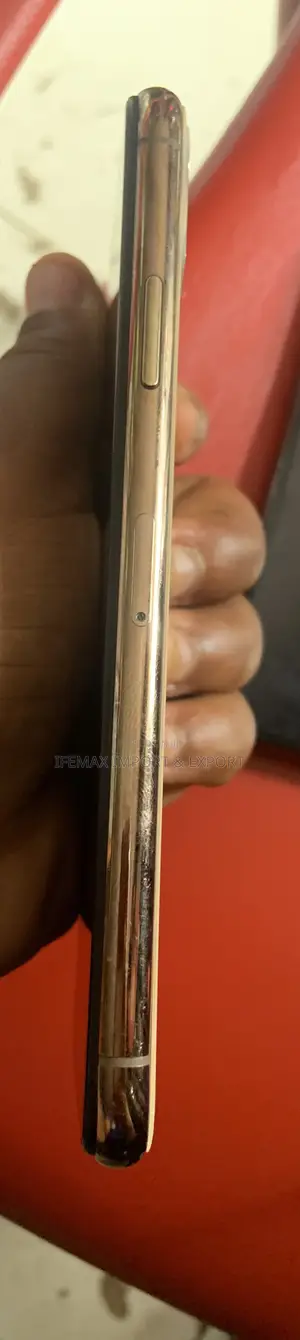 Apple iPhone 11 Pro Max 64 GB Gold