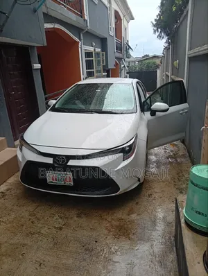 Toyota Corolla 2023 White