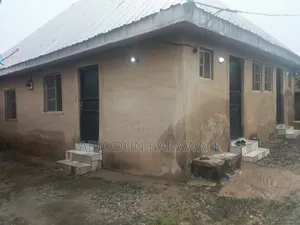 Studio Apartment in Jikwoyi Phase 2 By for sale