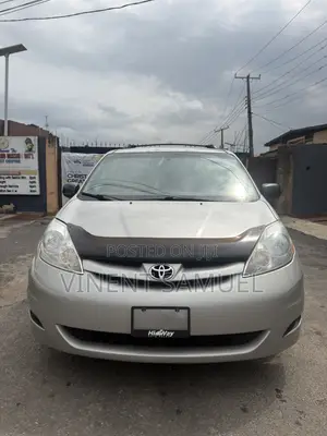 Toyota Sienna 2004 Gold