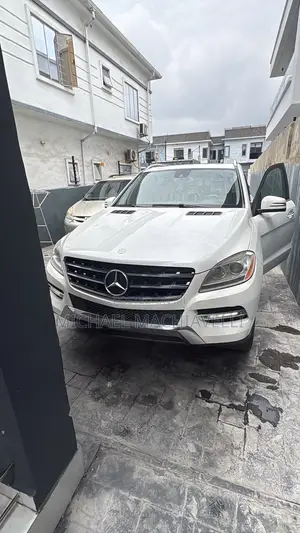 Mercedes-Benz M Class ML350 4MATIC 4dr SUV AWD (3.5L 6cyl 7A) 2015 White