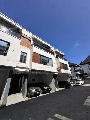 4bdrm Townhouse / Terrace in Ologolo Lekki Lagos for rent
