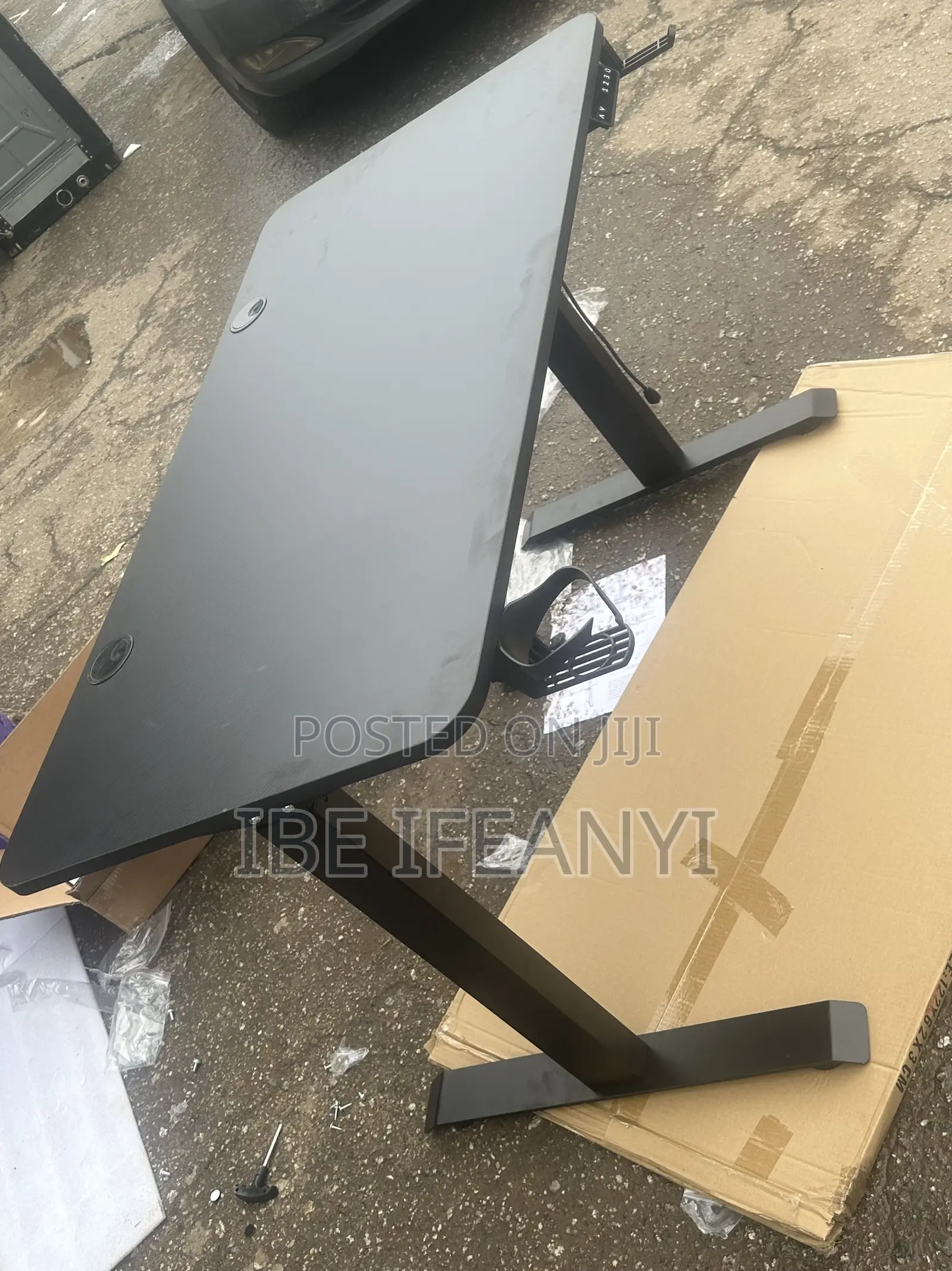 Modern Adjustable Computer/Gaming Desk