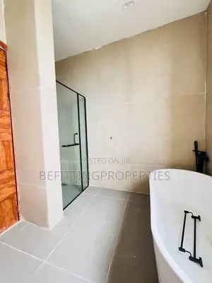 5bdrm Duplex in Lekki for sale