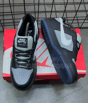 Nike SB Dunk Low Pro | Black/University Blue