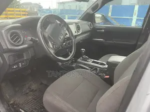 Toyota Tacoma SR5 2018 Gray