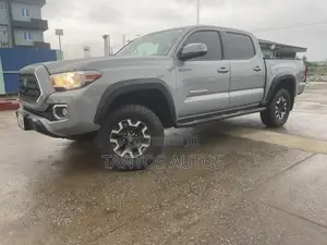 Toyota Tacoma SR5 2018 Gray